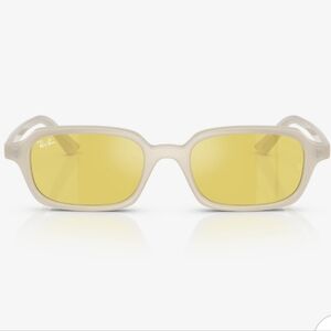 Ray-Ban Beige Sunglasses with Amber Lenses